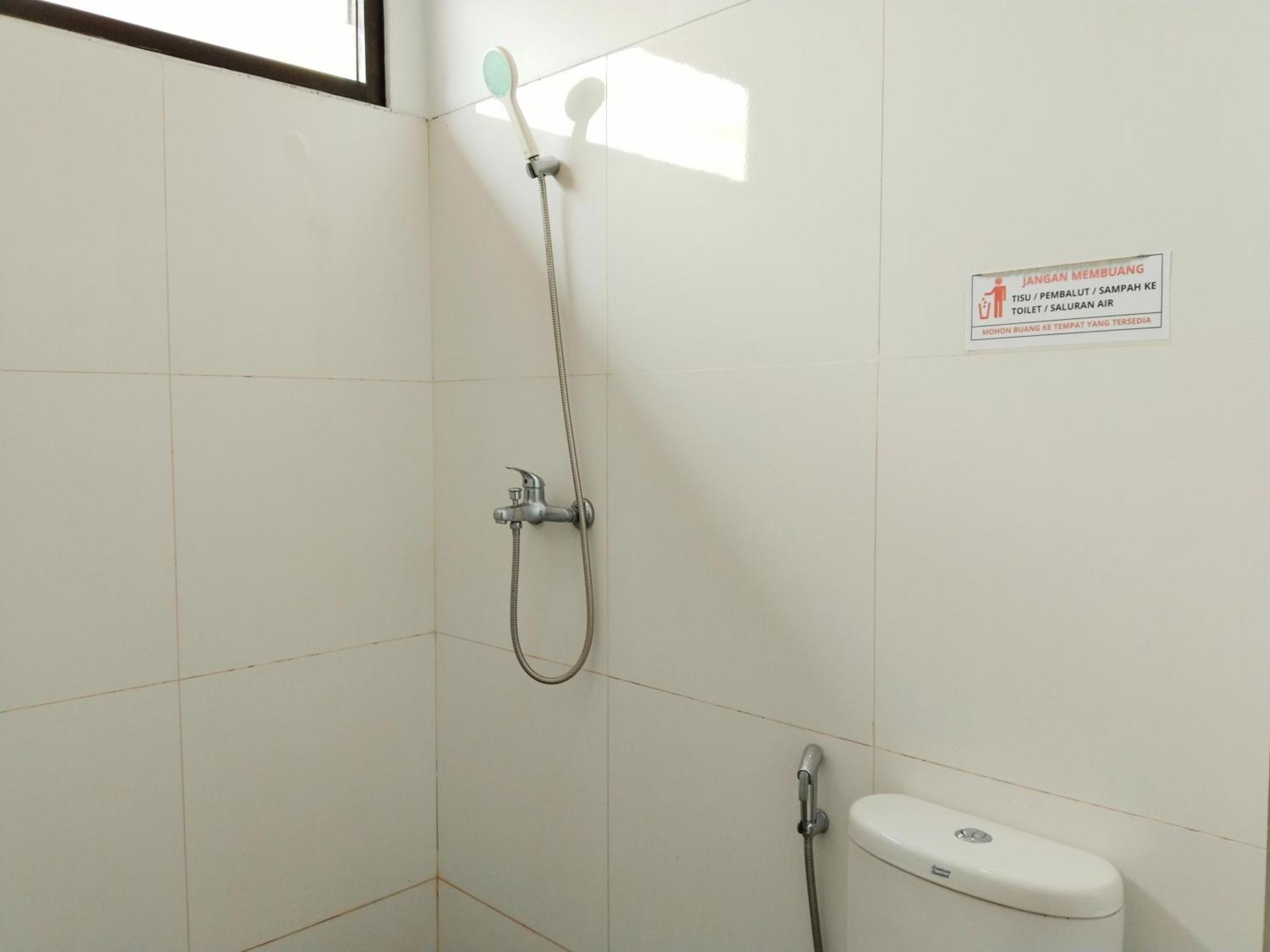 Dejati House Hotel Bekasi Kültér fotó