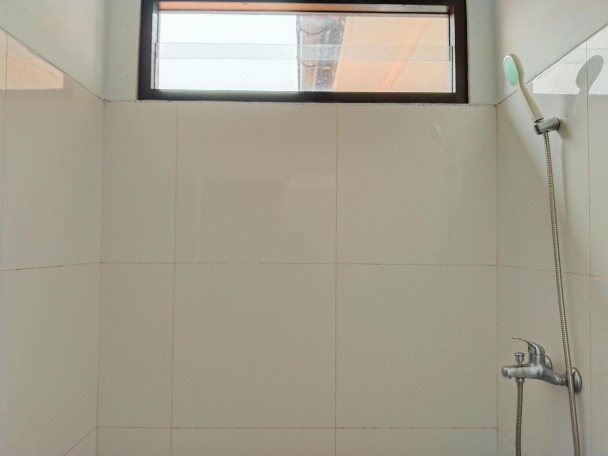 Dejati House Hotel Bekasi Kültér fotó