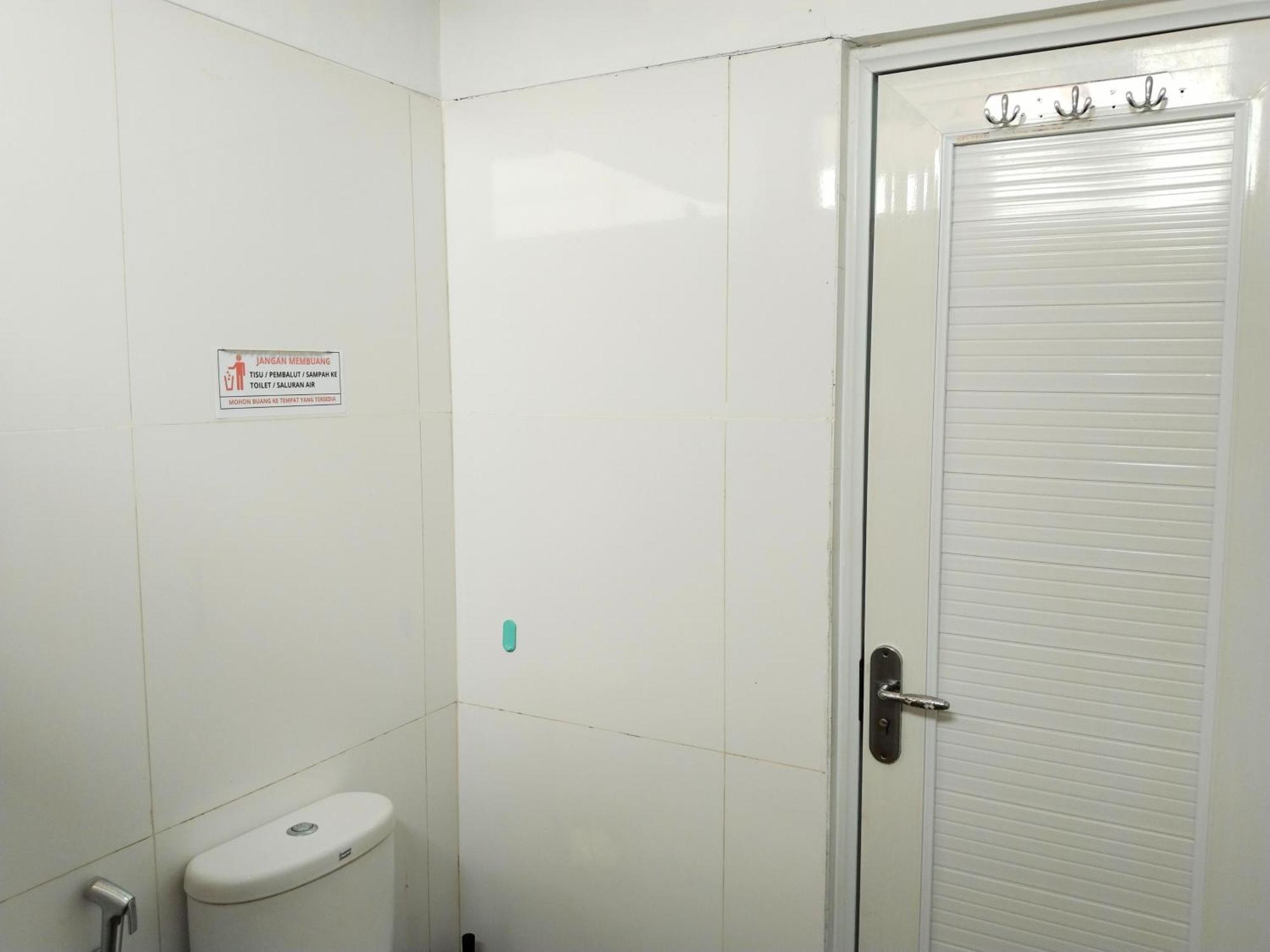 Dejati House Hotel Bekasi Kültér fotó