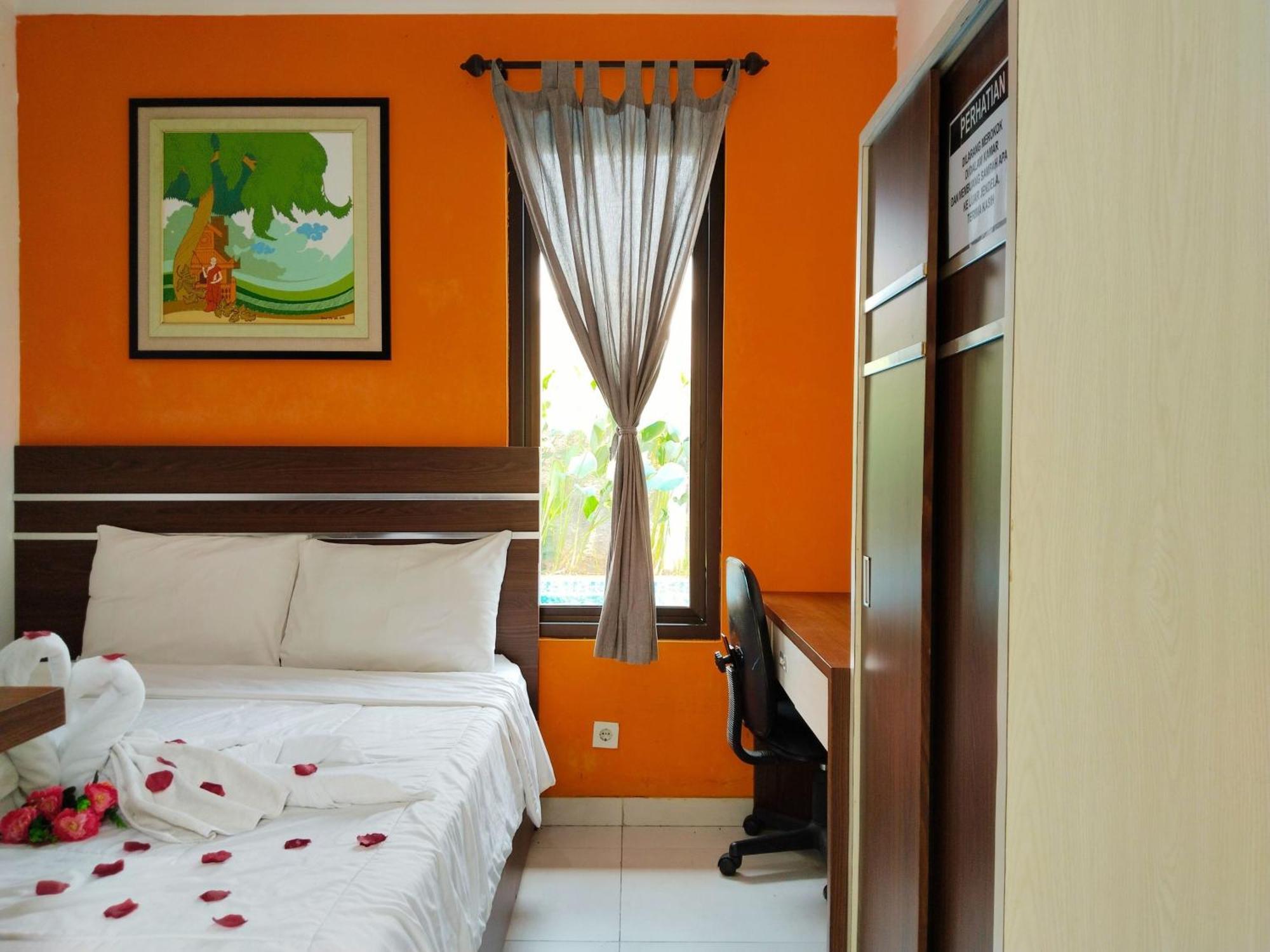 Dejati House Hotel Bekasi Kültér fotó