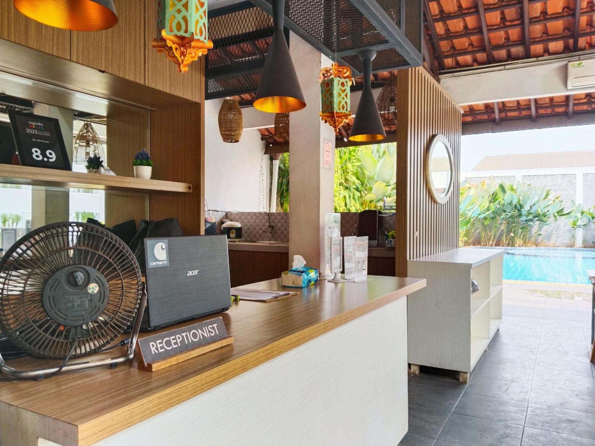 Dejati House Hotel Bekasi Kültér fotó